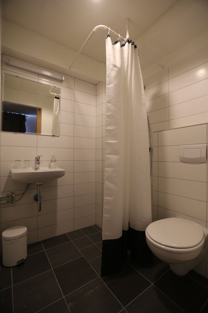 100 Iceland Hotel 19/23