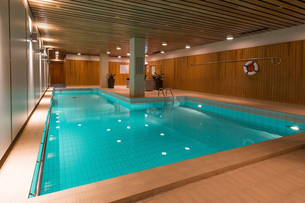 swimming pool spa