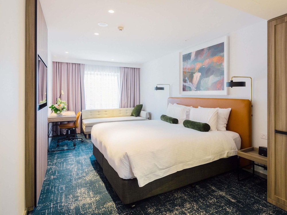 SUPERIOR, KING BED