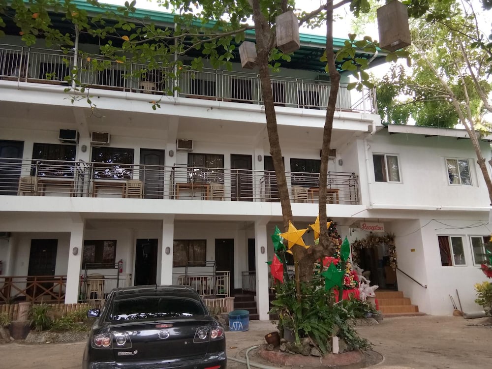 Hk Beach Resort 8/50