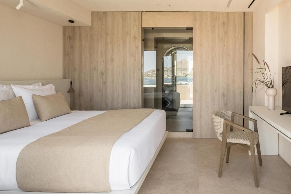 SIGNATURE, PANORAMIC SEA VIEW, OUTDOOR JETTED TUB