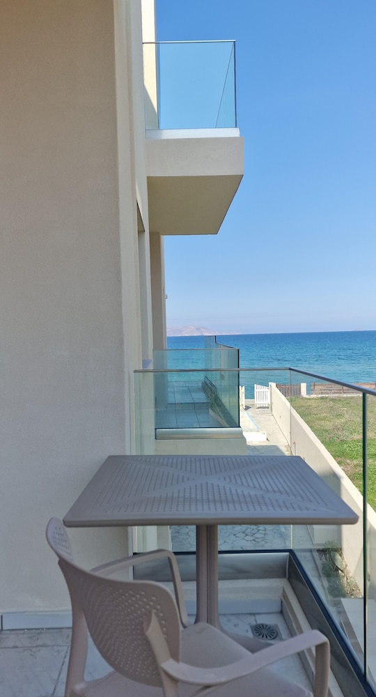 Almare Beach Hotel 45/50