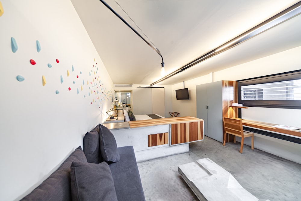 Carlota Hotel 35/50