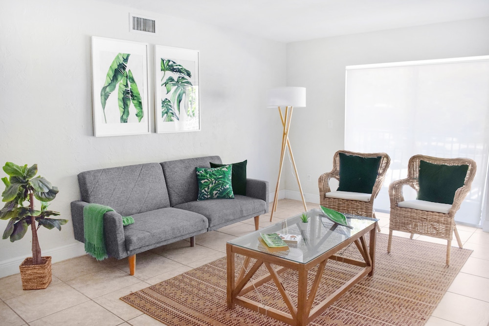 Coral Reef Suites 34/75