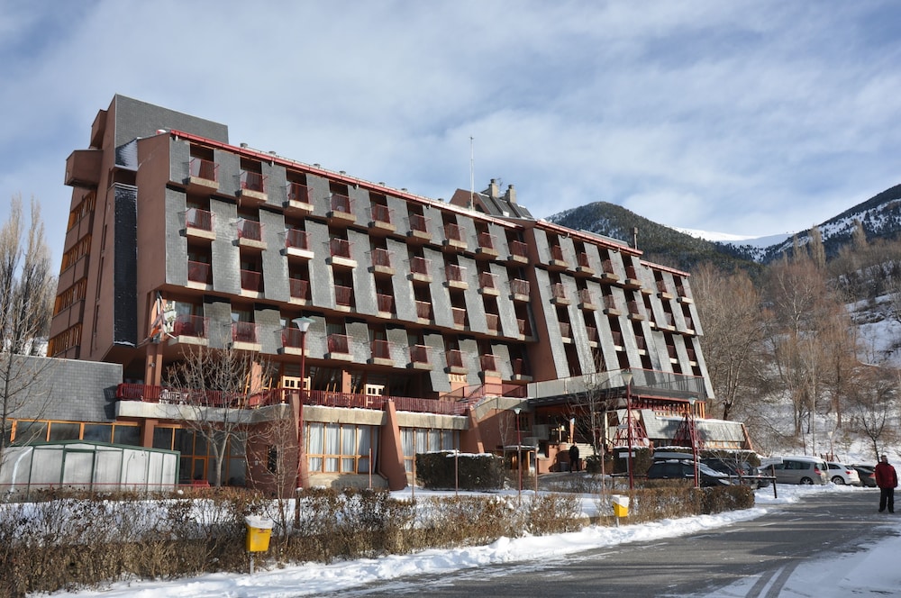 Evenia Monte Alba Hotel in CERLER