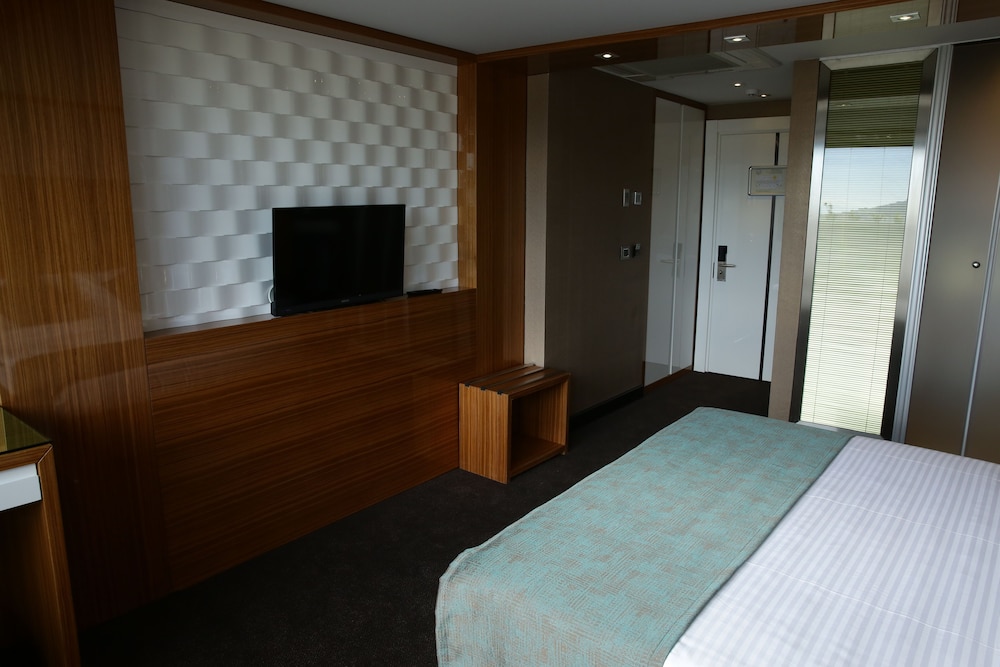 The Hera Platinum Hotel 23/50
