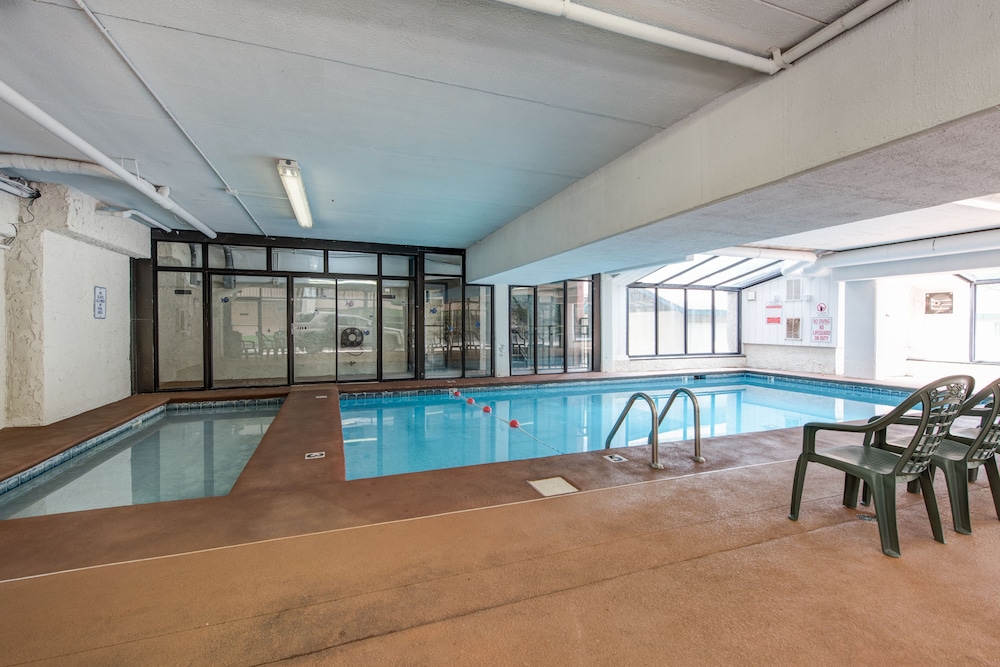 Oak Square Condominiums 22/50