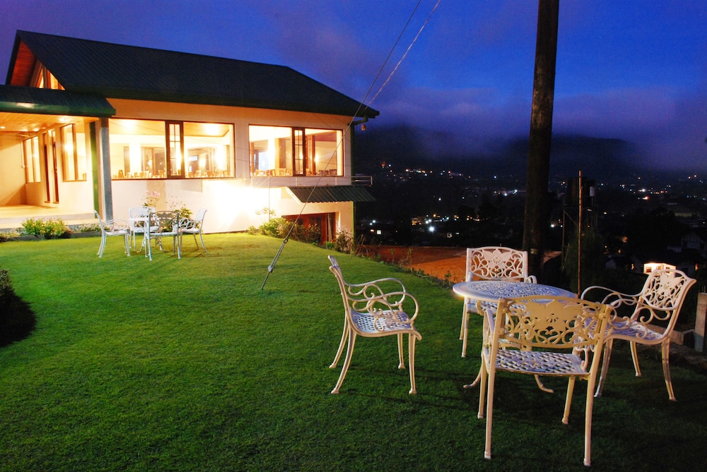 Tea Bush Hotel 53/71