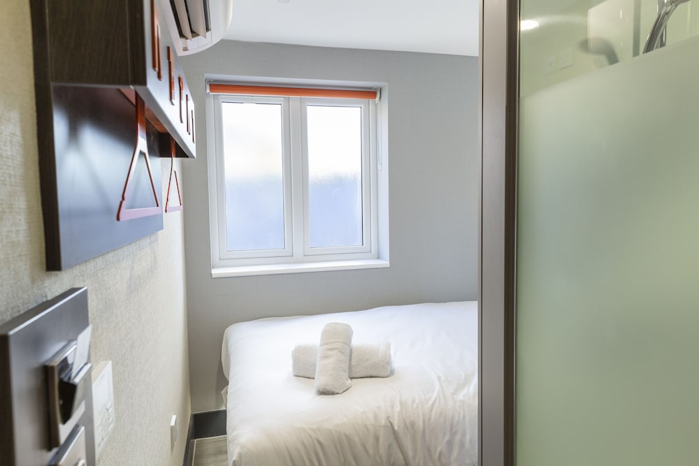 Easyhotel Reading 15/22