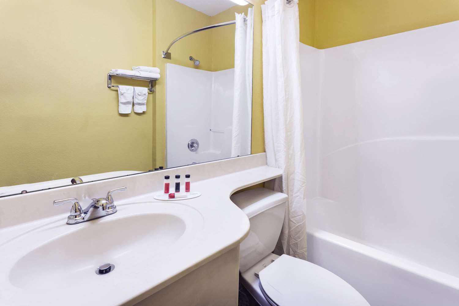 Microtel Inn Suites By Wyndham Stockbridge Atlanta I 75 51/58