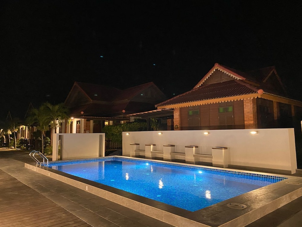 Jasmine Villa Tropical Garden 42/44