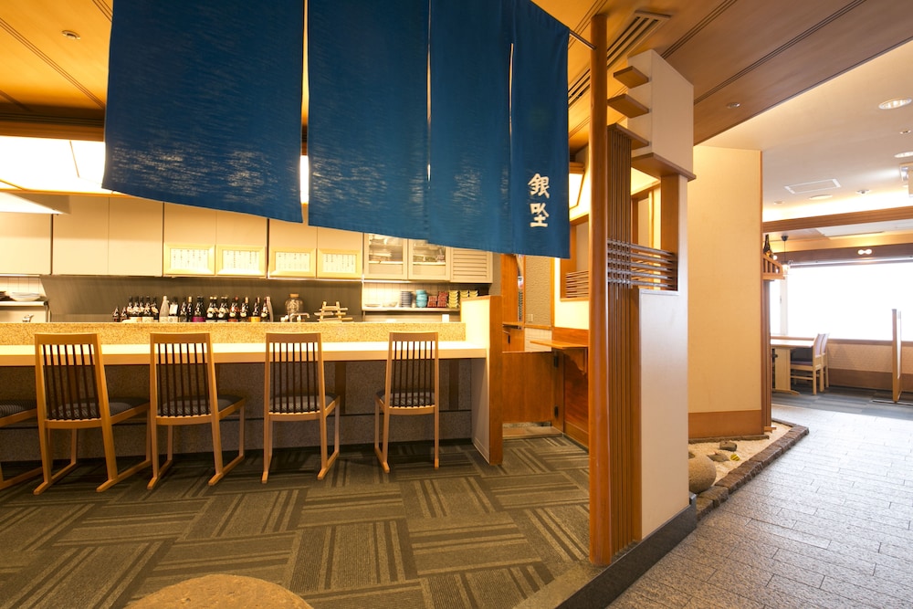 Shin Osaka Washington Hotel Plaza 30/52