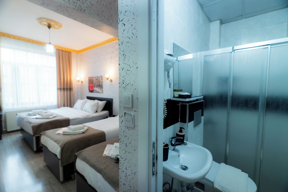 Golden Horn Park Hotel 46/49