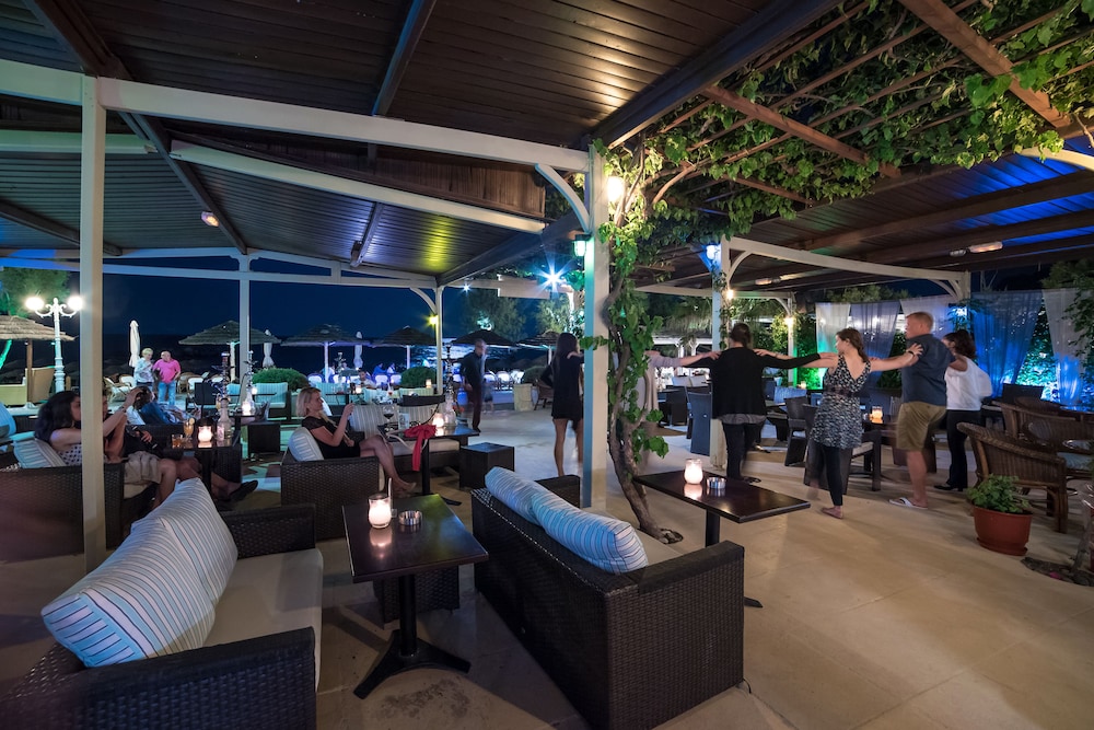 Nostos Hotel 25/50