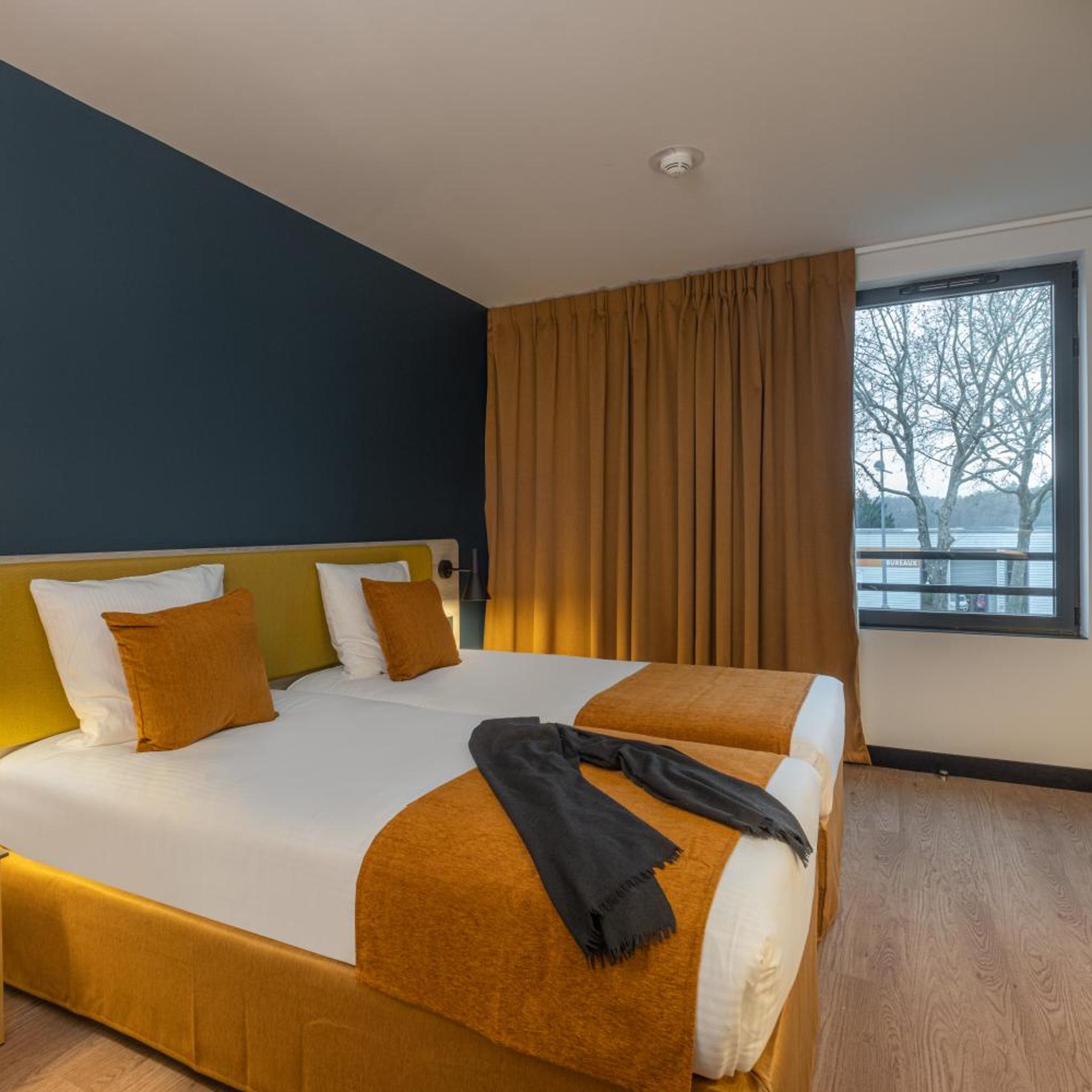 Room, Twin Beds