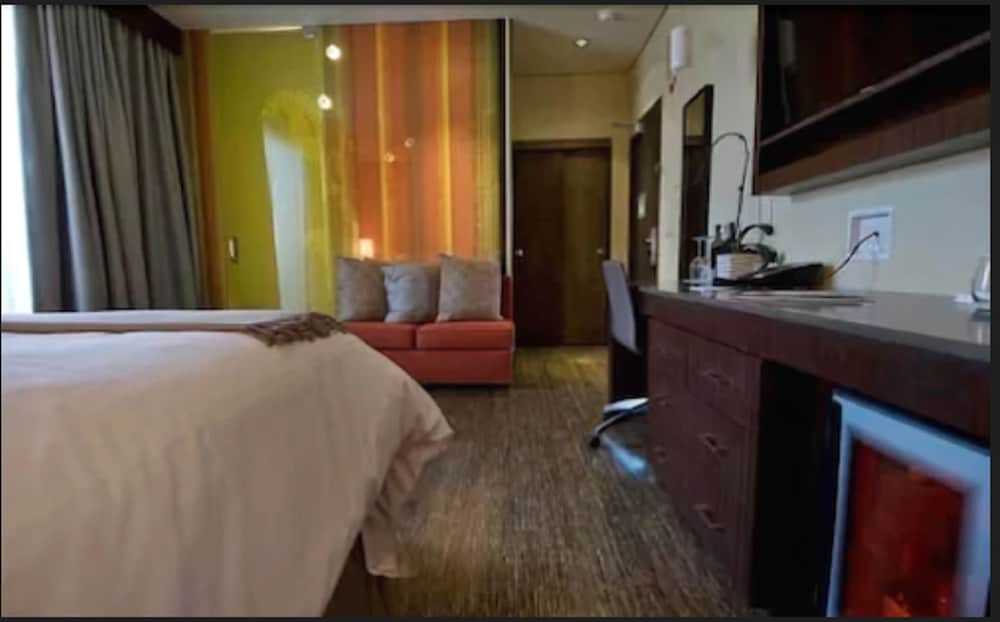 Sirtaj Hotel 18/63