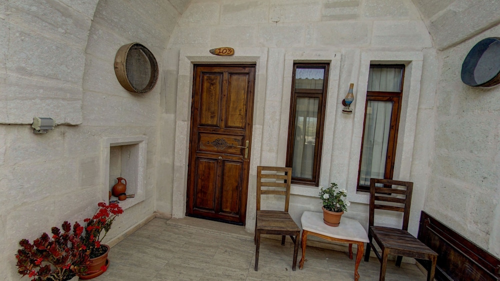 Hikmet's House 24/48
