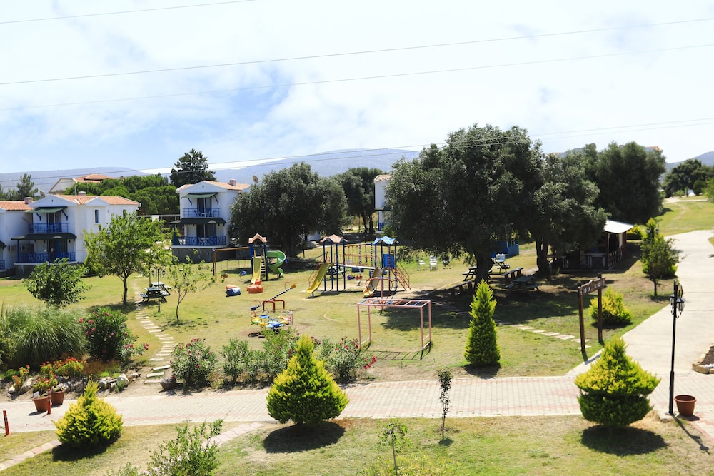 Akay Garden Family Club 27/48