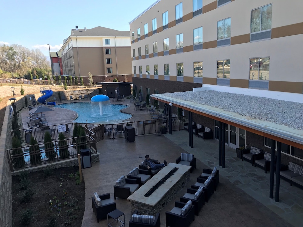 Fairfield Inn & Suites By Marriott Pigeon Forge 42/46