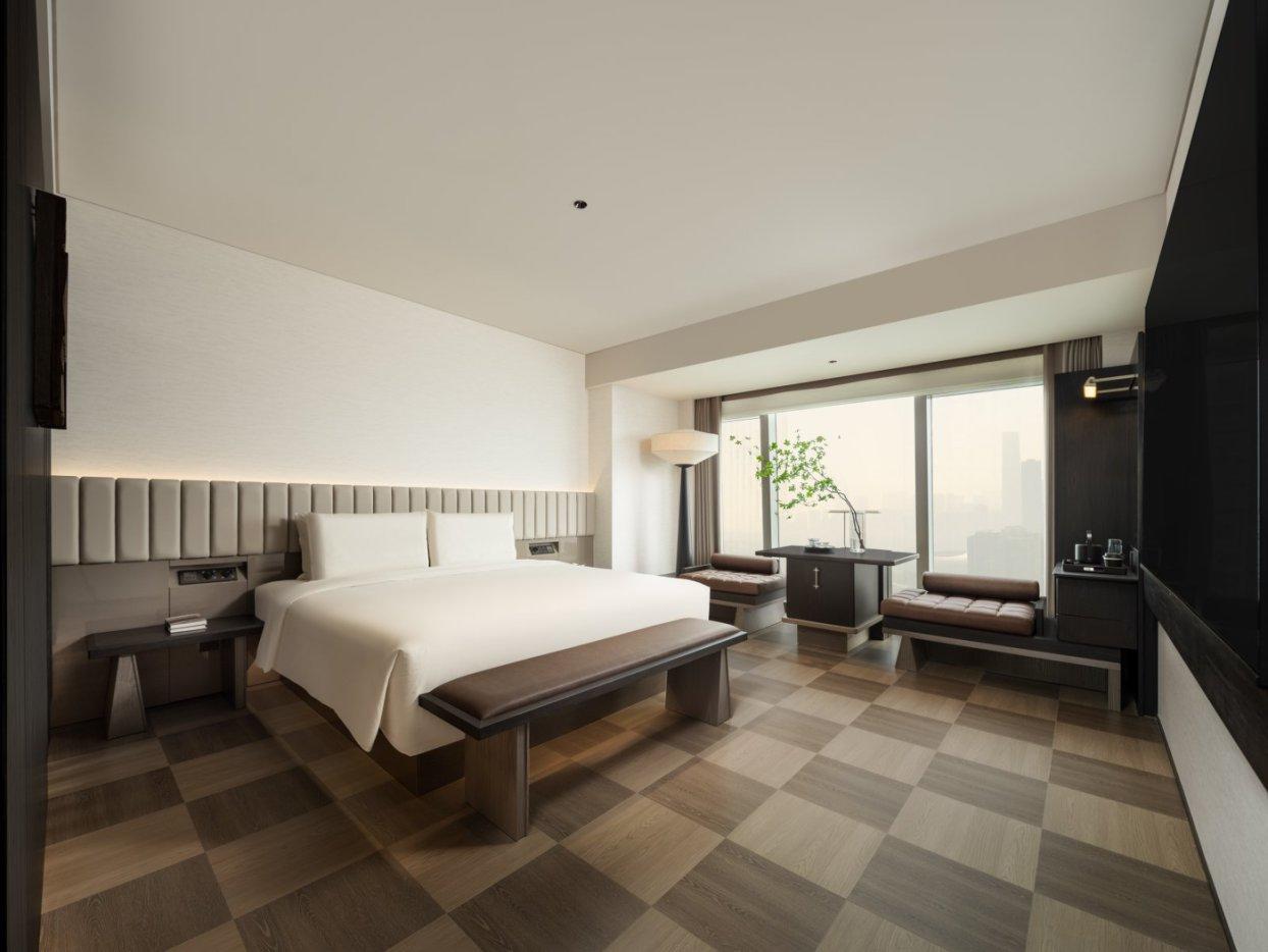 Premium, King Bed