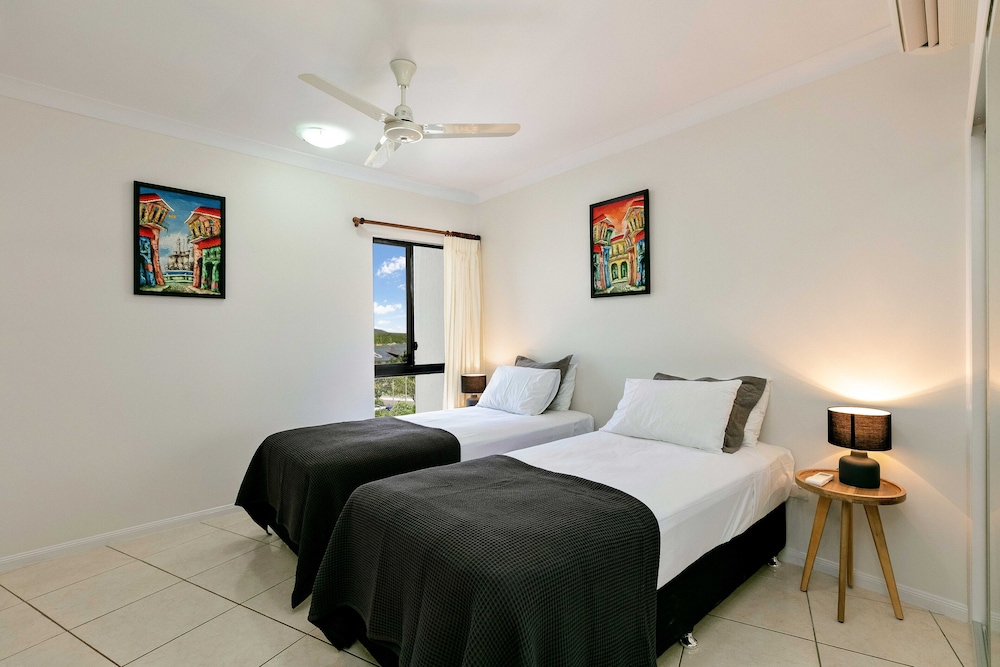 Jack Newell Holiday Apartments 22/74