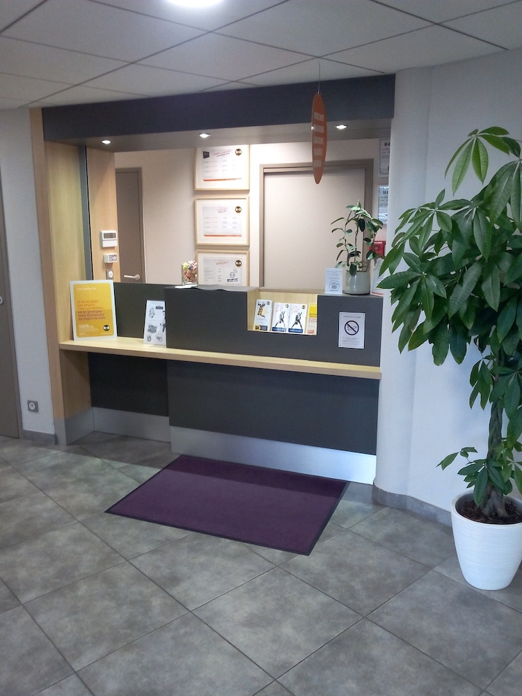 B&B Hotel Clermont Ferrand Nord Riom 6/47