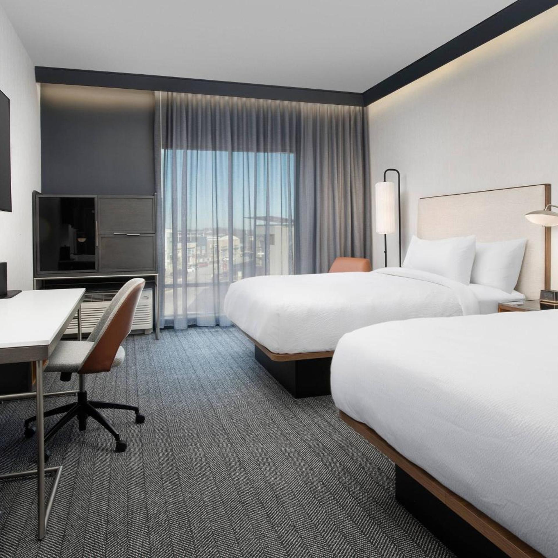 Room, 2 Queen Beds, Bathtub, Accessible, Courtyard by Marriott Indianapolis Plainfield 2/5