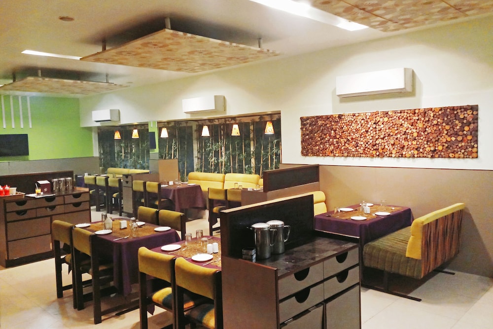 Hotel Raviraj 17/35
