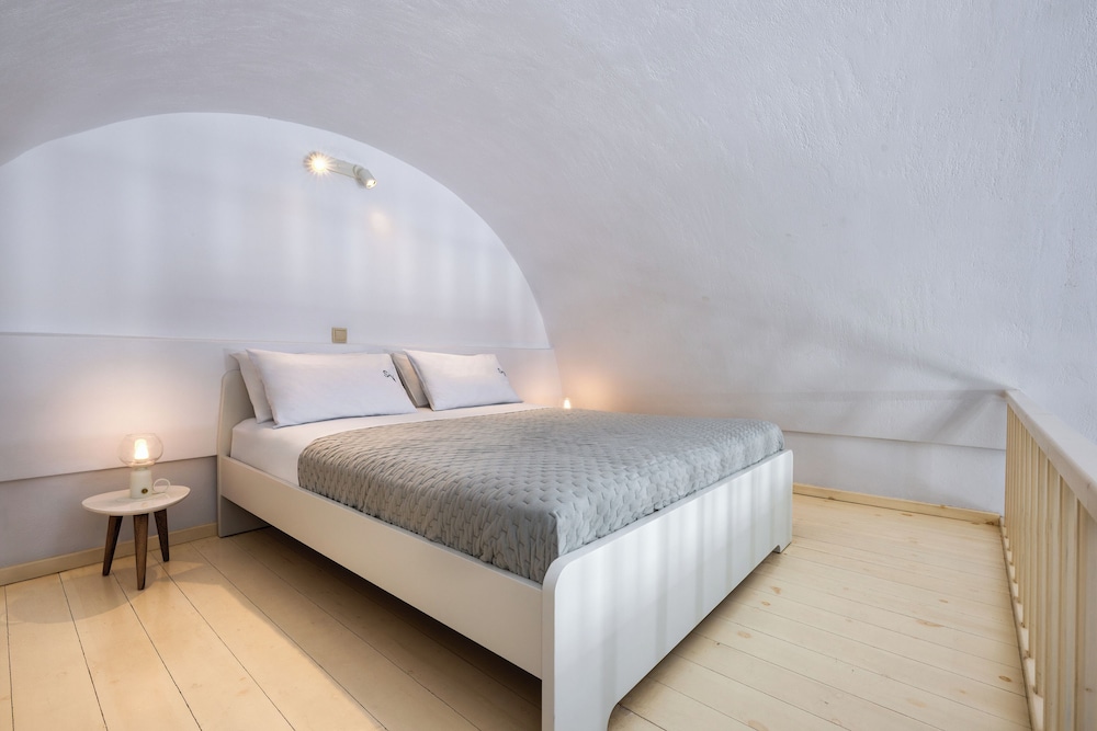 Superior, 1 Double and 1 Single Bed, Sea View, Two Story