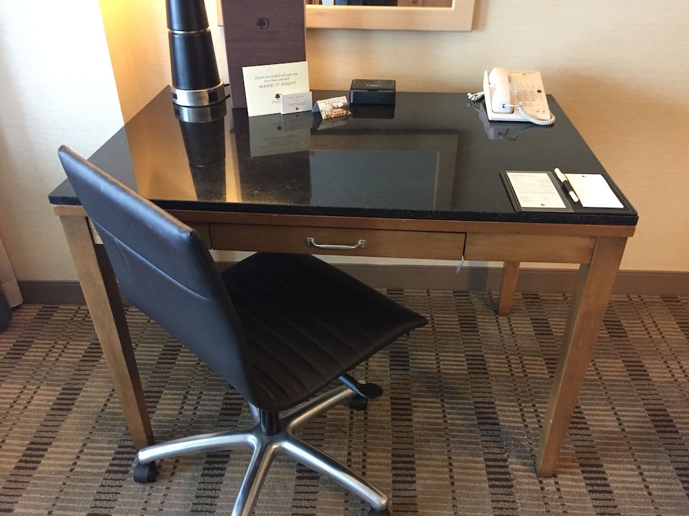 DOUBLETREE BY HILTON SAN PEDRO - PORT OF LOS ANGELES 45/65
