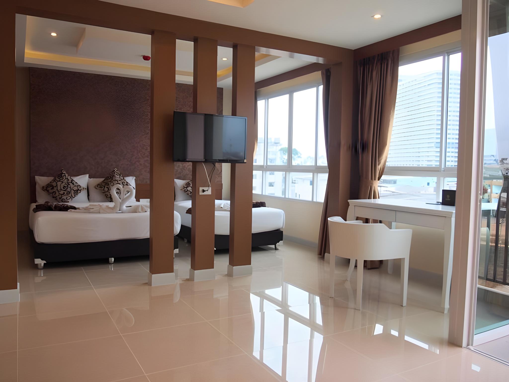 Mini, Suite, Living Area, Balcony، 247 Boutique Hotel 2/2