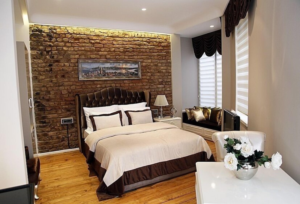 Frida Suites 12/55