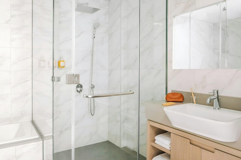 Sonder by Marriott Bonvoy Downtown Towers Apartments 64/69