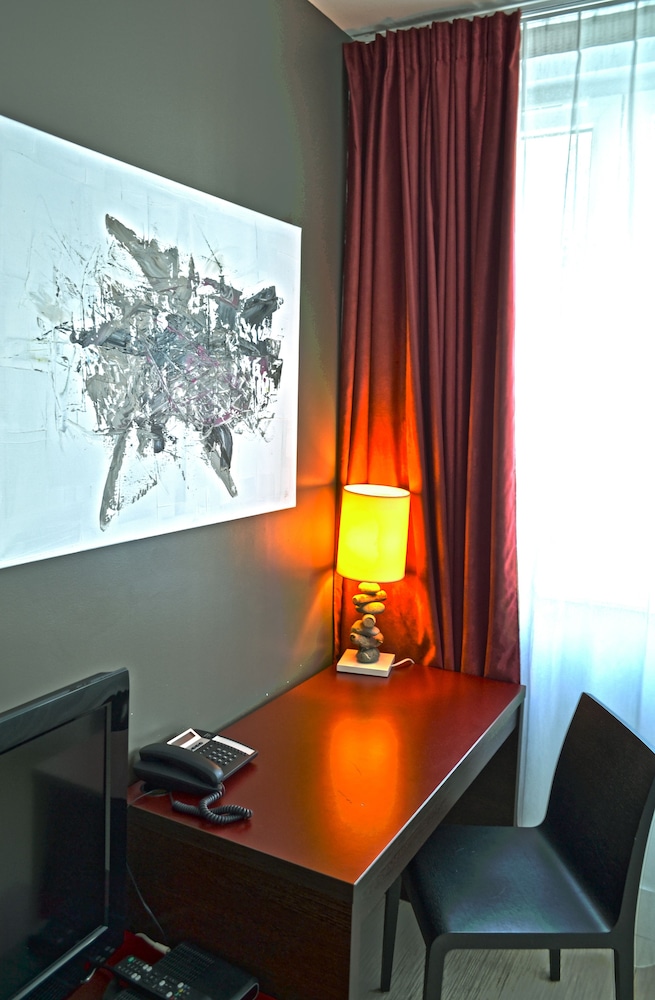 RESIDHOTEL LILLE VAUBAN(FORMERLY COSY S LILLE VAUBAN APARTHOTEL) 34/70