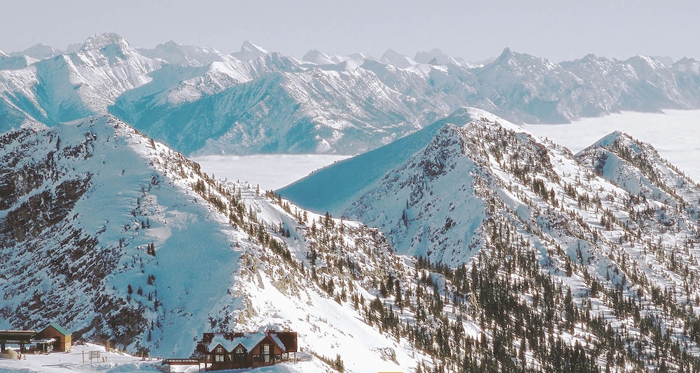The Palliser Lodge 26/29