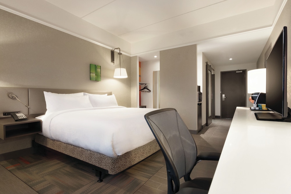 Hilton Garden Inn Calgary Downtown 14/43