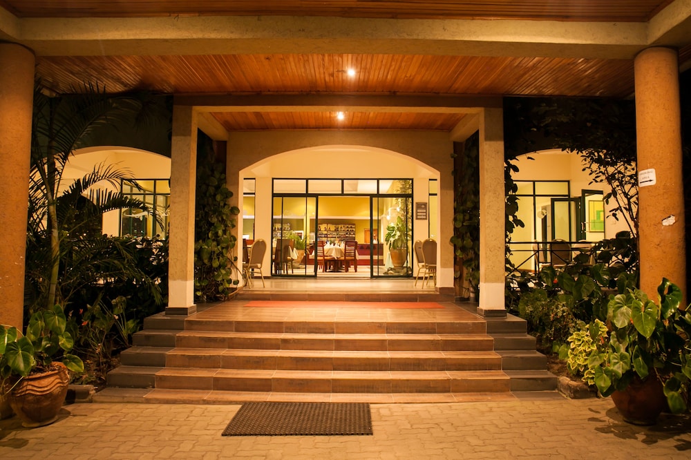 Gorillas Volcanoes Hotel 4/40