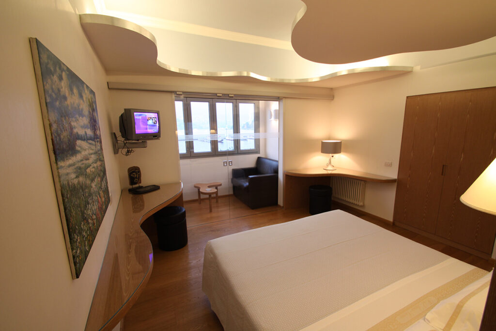Room at Hotel Metropole Suisse, COMO