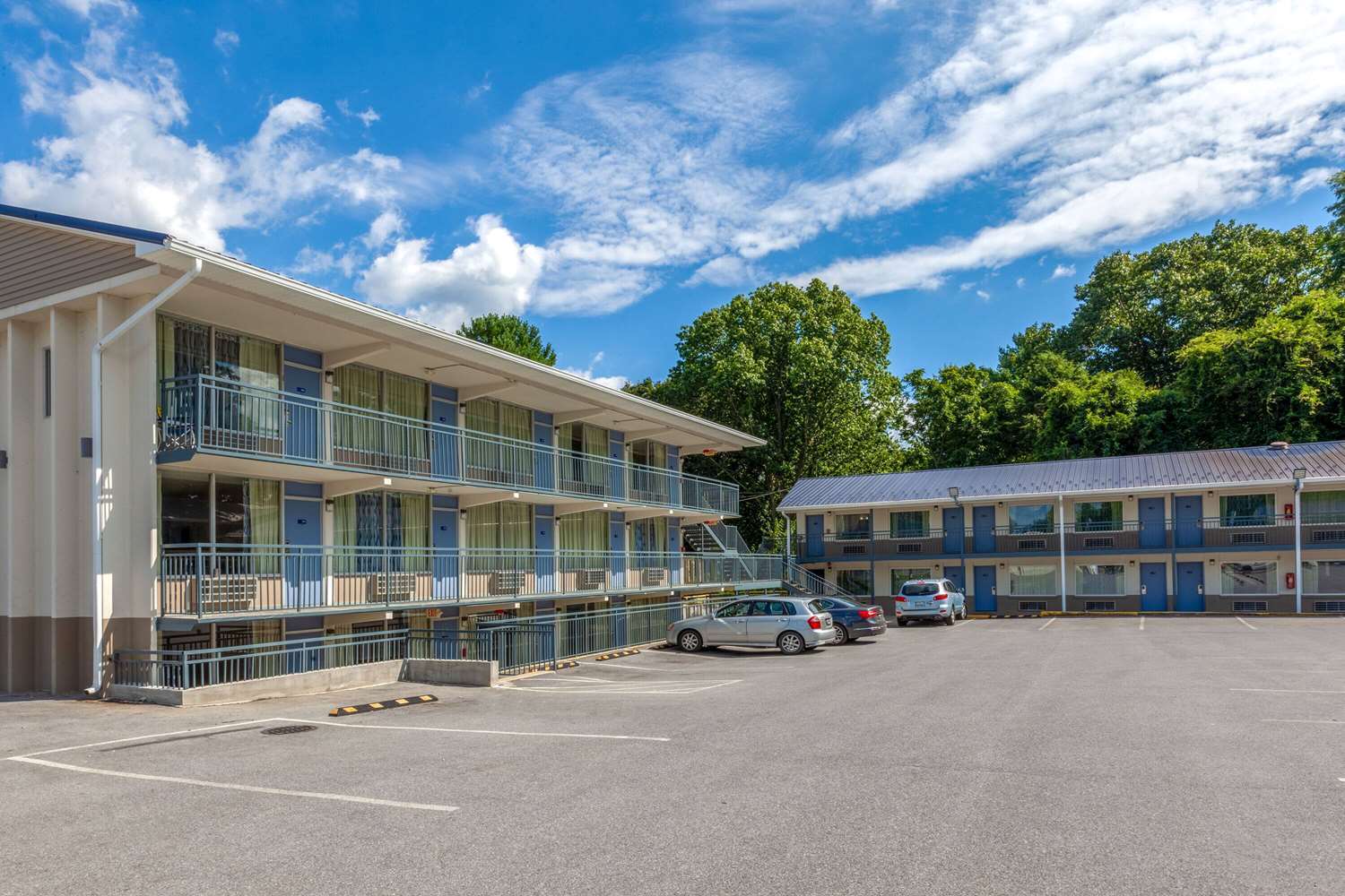 Days Inn by Wyndham Charles Town/Harpers Ferry 17/23