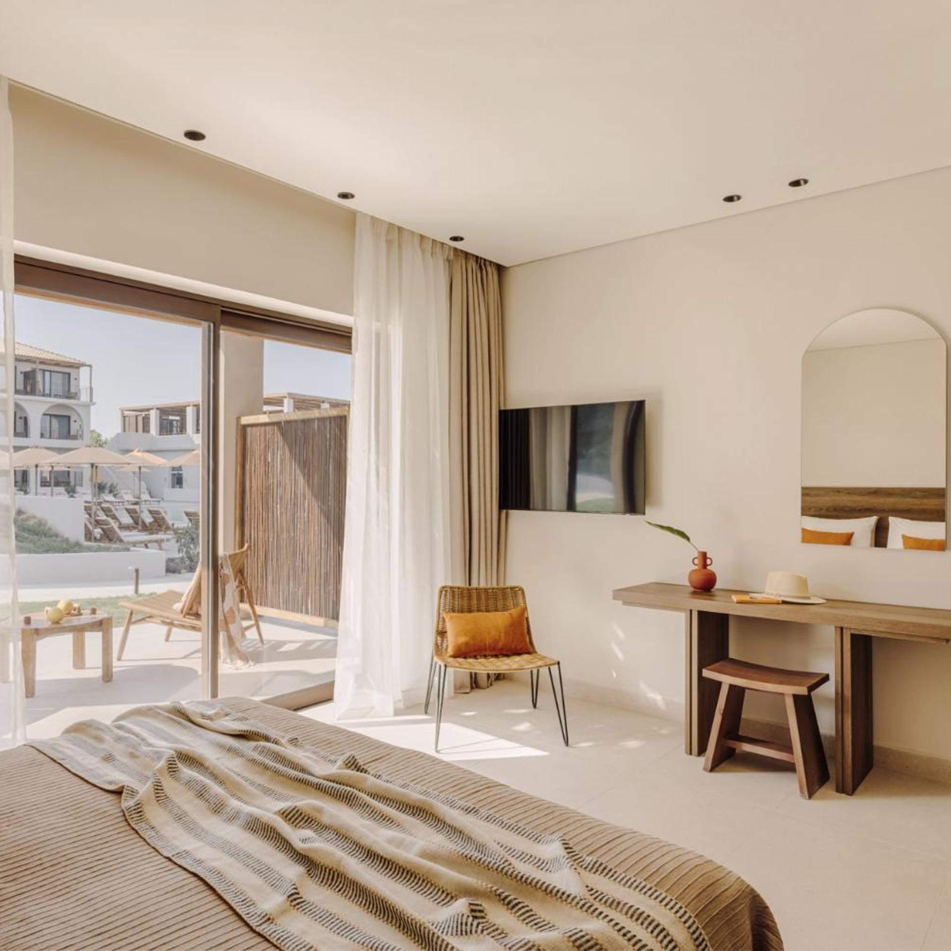 Superior, Double Bed, Inland View