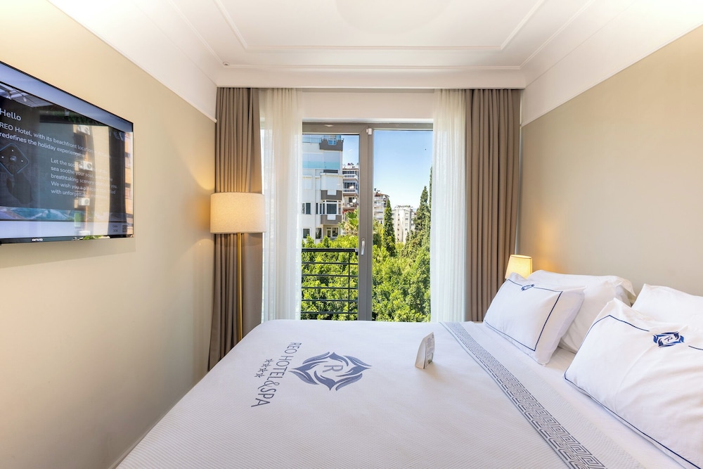 REO Hotel & Spa 20/69