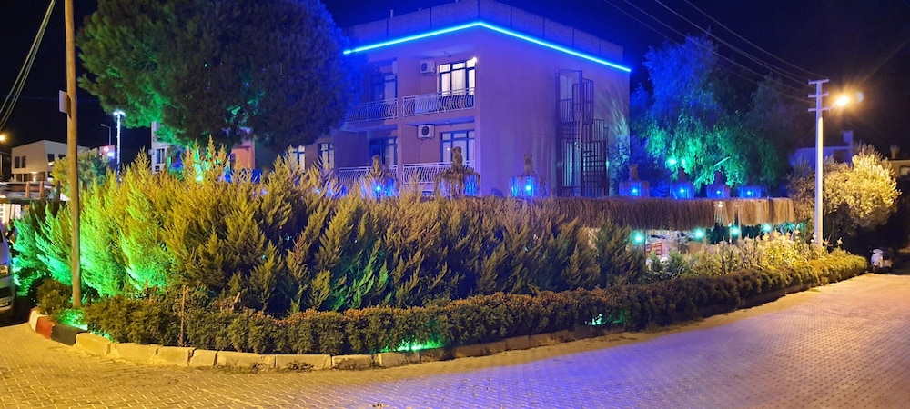 ALBERGO CESME 46/50