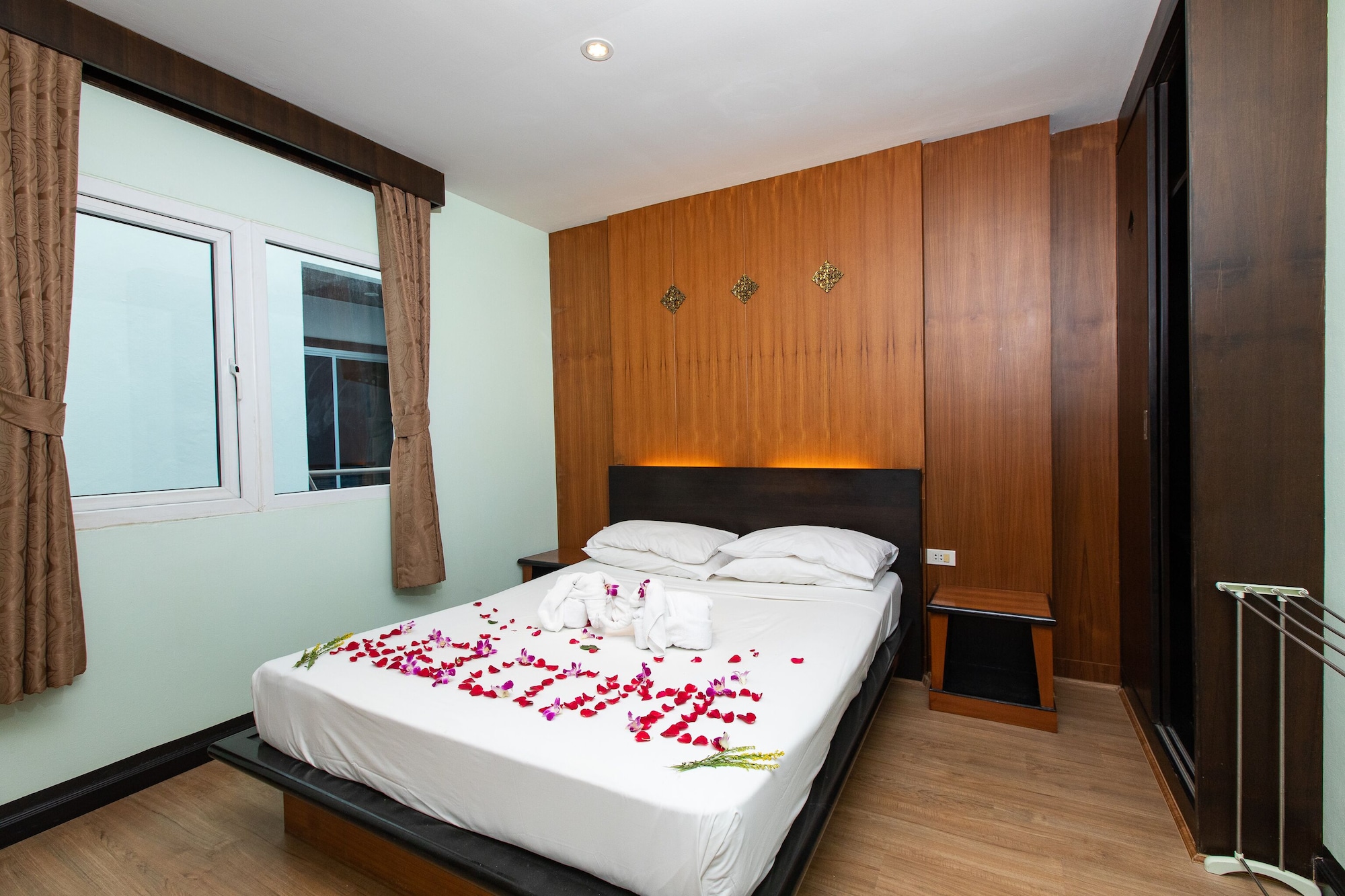 STANDARD, DOUBLE BED