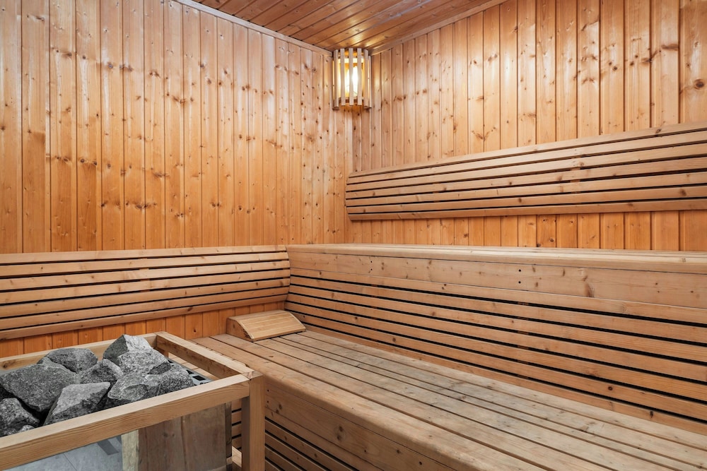 swimming pool spa