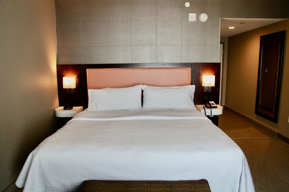 ROOM, KING BED, HIGH FLOOR