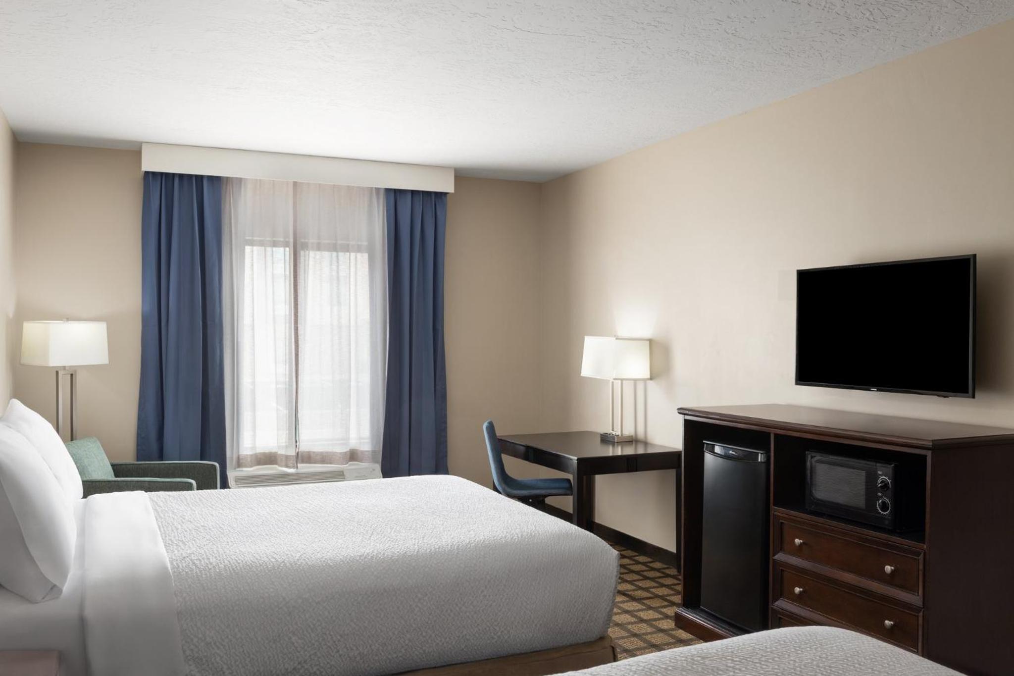 غرفة قياسية بسريرين كوين بحوض استحمام لذوي الإعاقة، Garner Hotel Page - Lake Powell Area By IHG 5/10