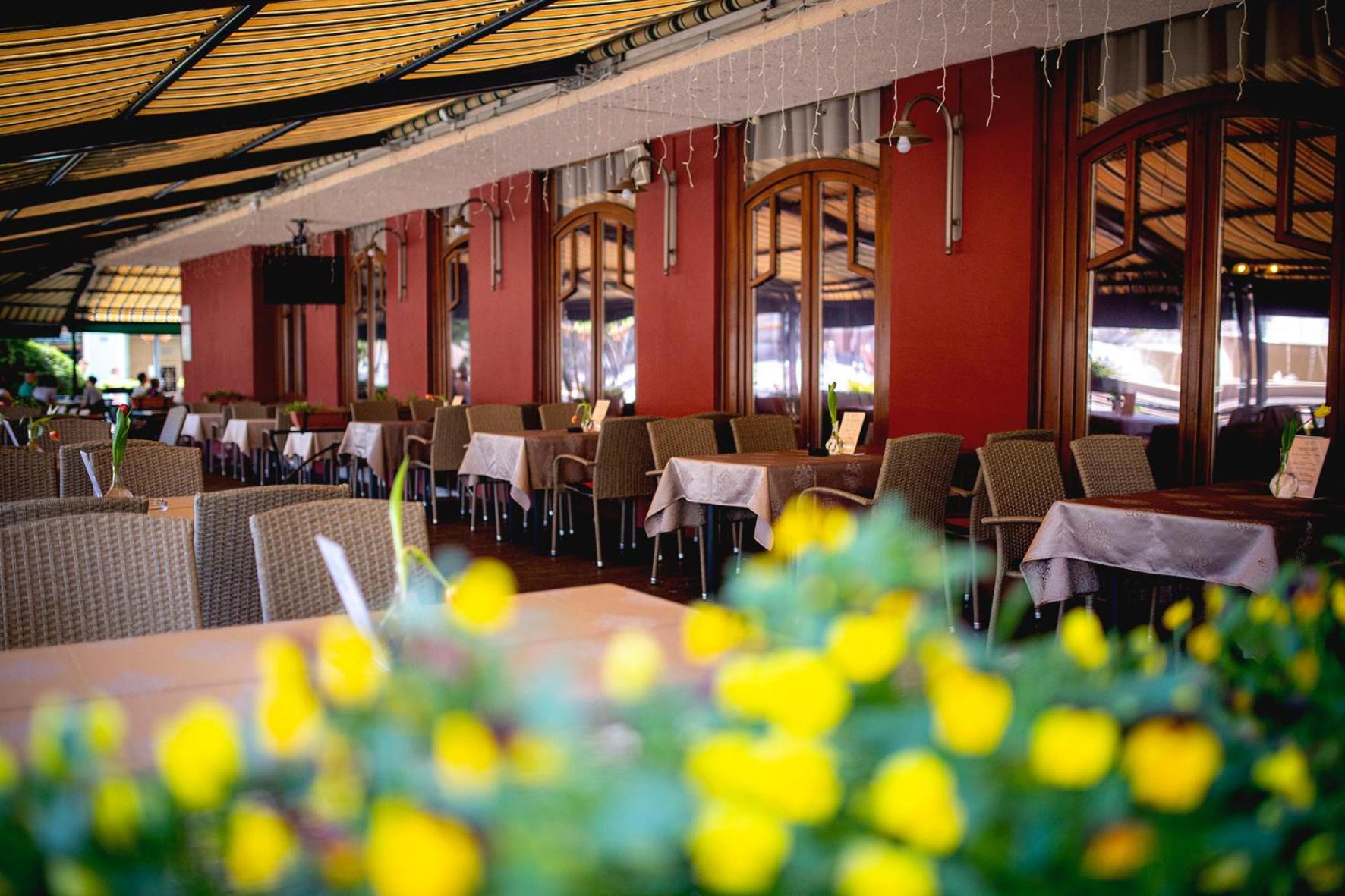 Hotel Kapos 42/50