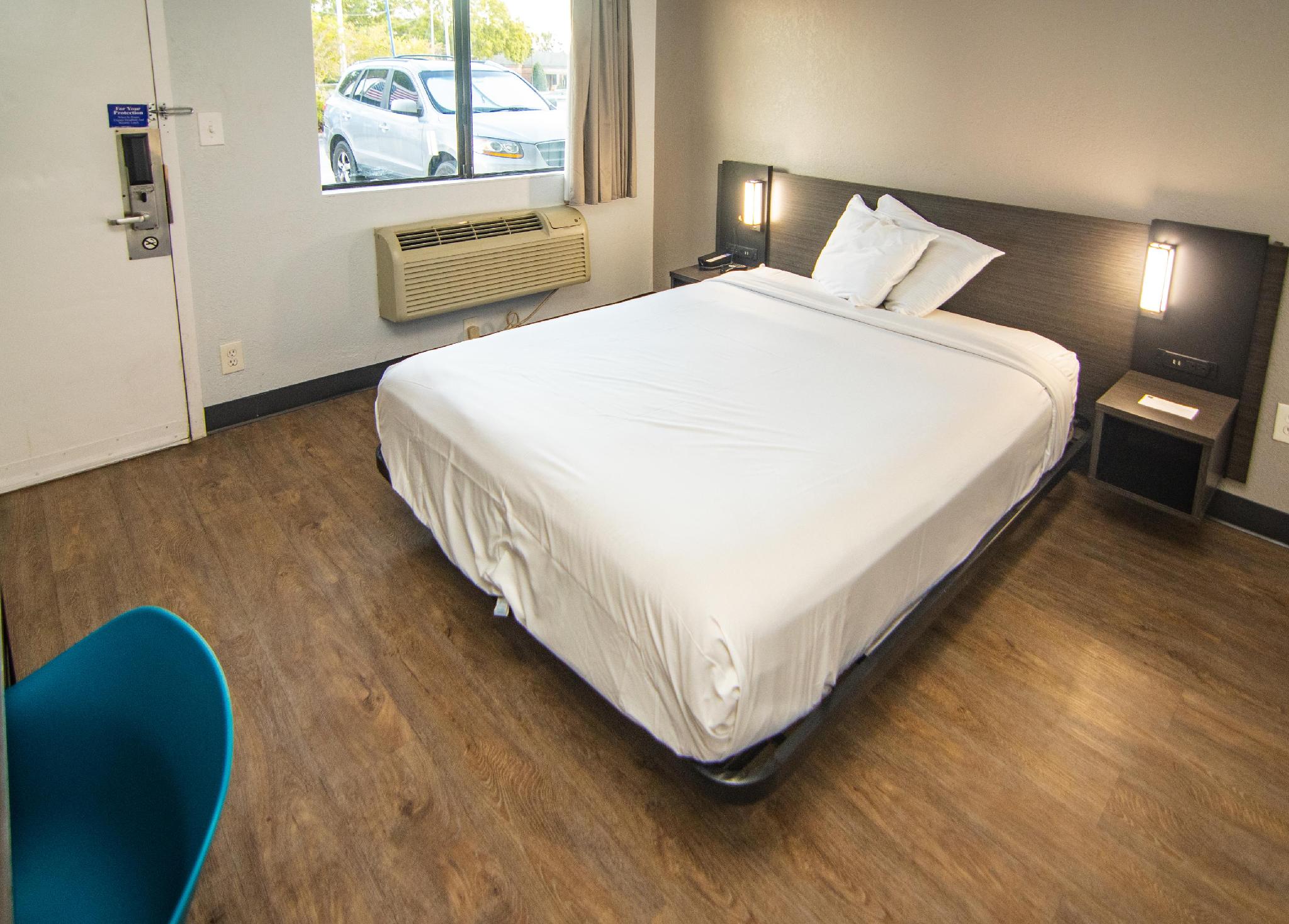 2 Full Beds Non-Smoking