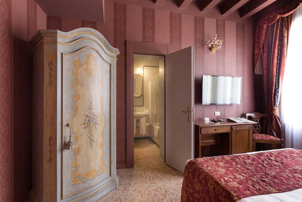 Hotel Tiziano 45/72