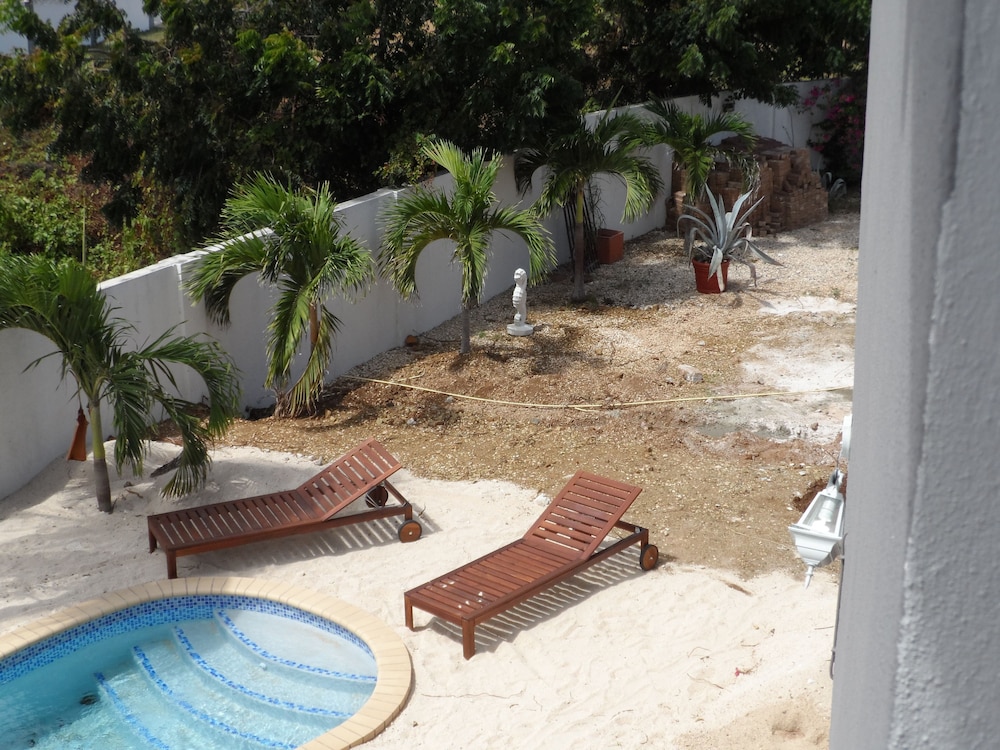 Advantage Mini Resort 30/38